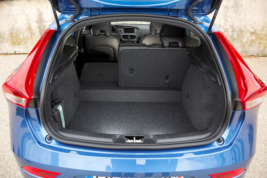  Volvo V40 D4 R-Design 2016 года  (фото 12 из 30)